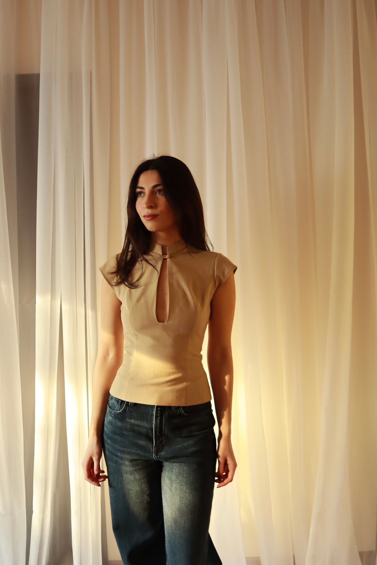 Locket Top-Sand